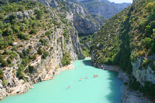 COSTA AZZURRA & PROVENZA: tra Profumi, Borghi e Canyon Smeraldo