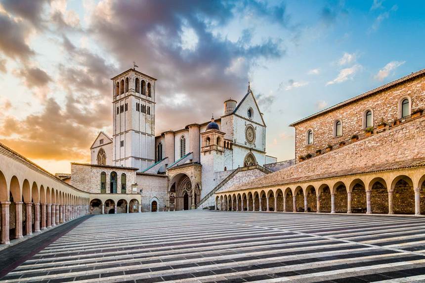 TOUR Umbria Medievale | Perugia, Assisi, Spello, Spoleto, Todi, Gubbio